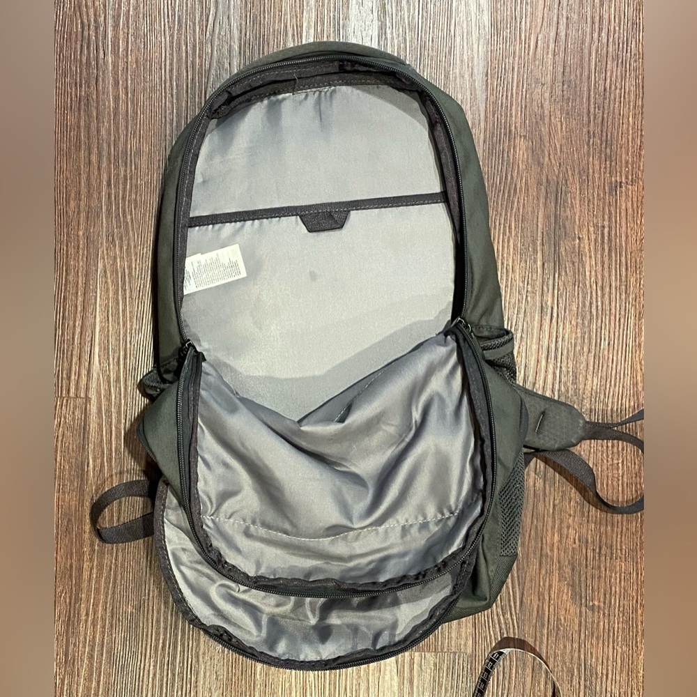 The north face backpack - Picture 4 of 5